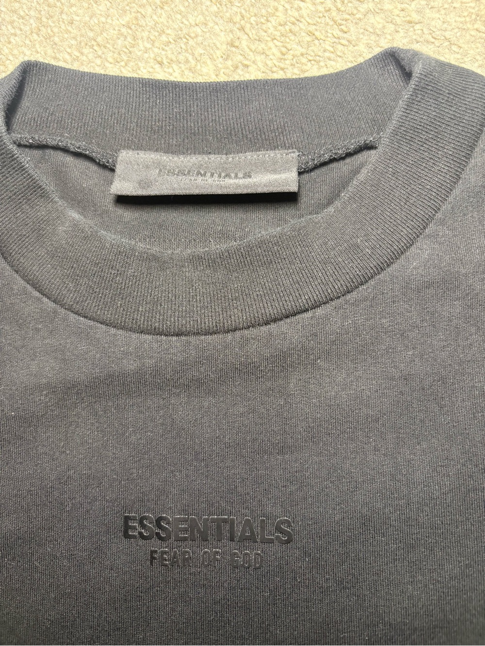 ESSENTIALS Fear of God Men’s Black Logo Crewneck T-Shirt Size Large - Picture 2 of 8